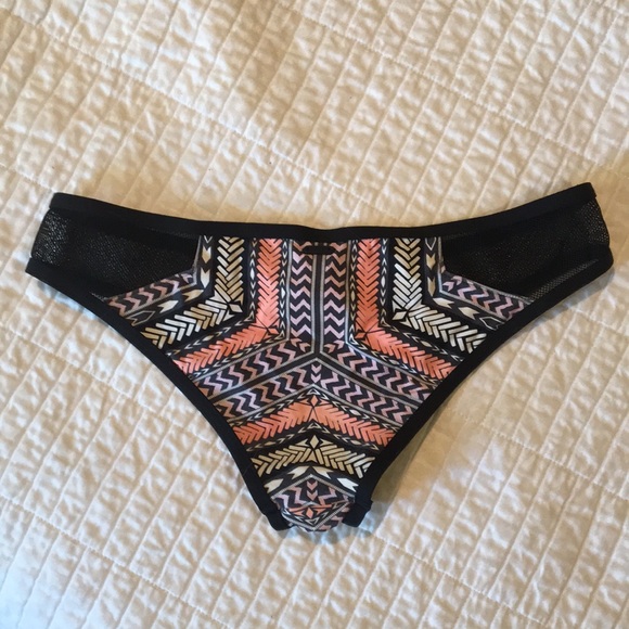 Rip curl bikini bottom. - Picture 2 of 4